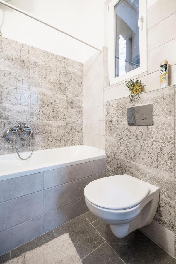 Lovely Studio In The Heart Of Budapest Exterior photo